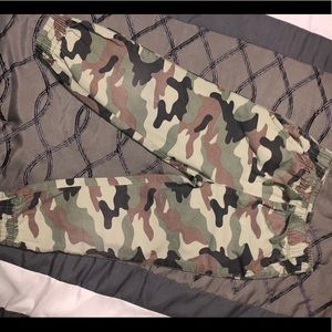 The children’s place camouflage joggers